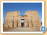 2.3.1.04-Templo de Horus en Edfu (1) Fachada con Pílonos